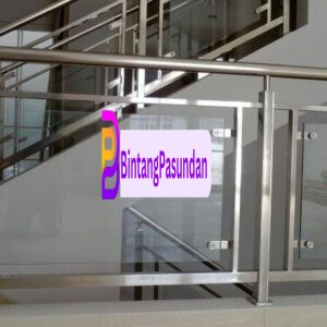 Railing tangga modern stainlees kaca per meter