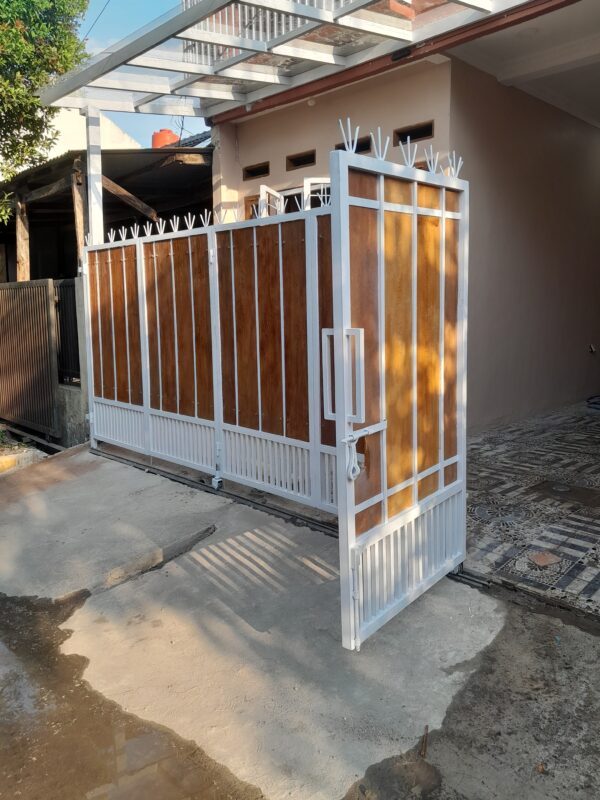 Pagar Besi GRC Woodplang Motif Kayu - Gambar dari