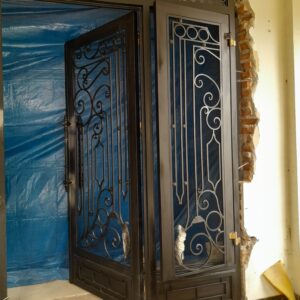 Pintu Klasik Besi