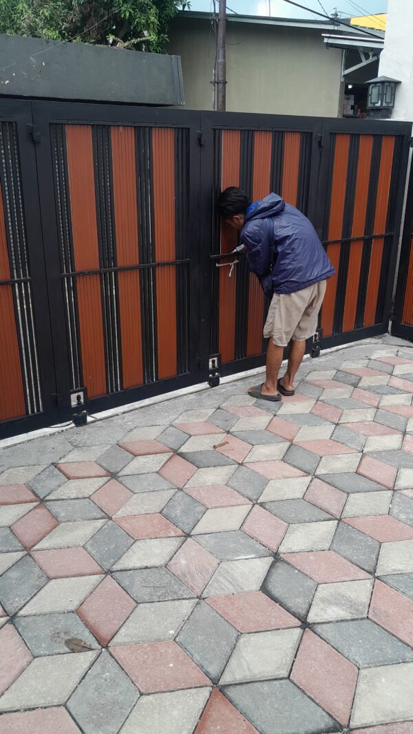 Pagar Motif Kombinasi WPC dan Besi Hollow - Image 2