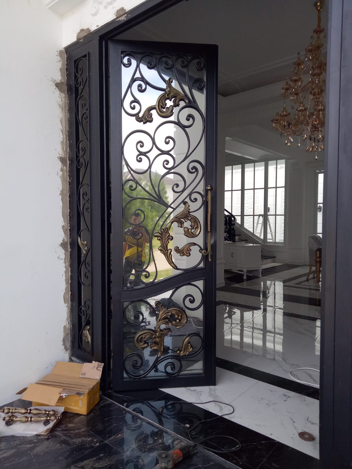 Pintu Klasik Mediterania Arch - Kombinasi Besi Tempa 